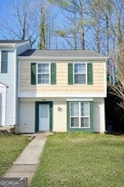 2939 Aspen Woods Entry in Doraville, GA - Building Photo