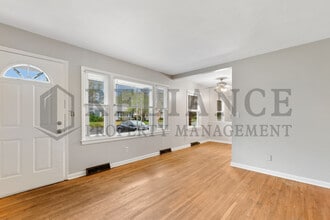 2328 W Crawford St in Wichita, KS - Foto de edificio - Building Photo