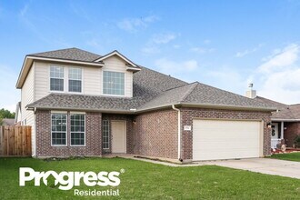 974 Oak Falls Dr in Willis, TX - Foto de edificio - Building Photo