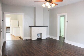 1215 N Maple St in Hutchinson, KS - Foto de edificio - Building Photo