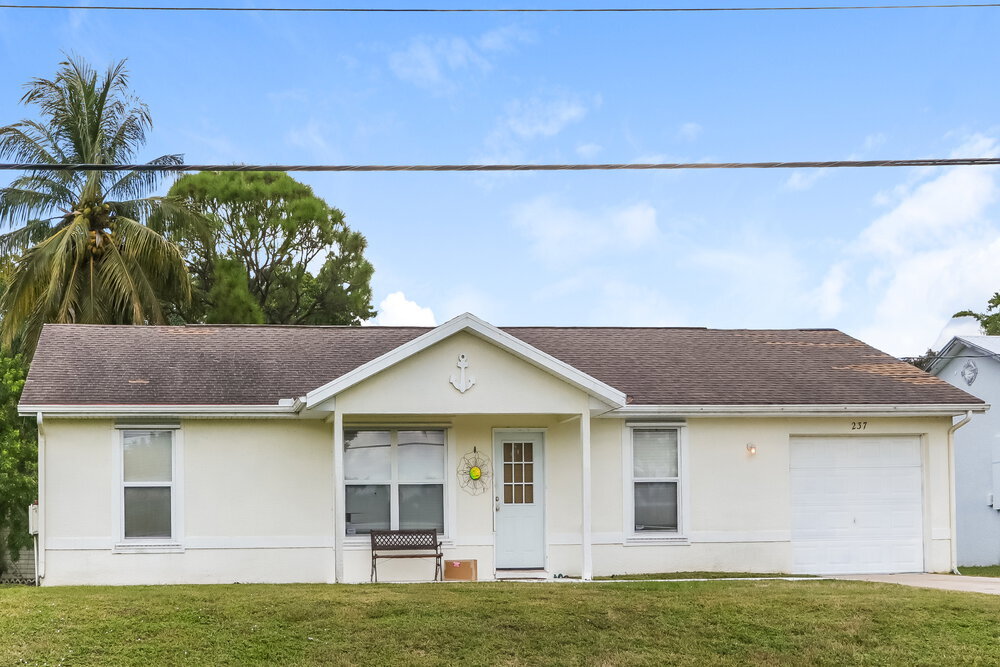 237 SW Pisces Terrace in Port St. Lucie, FL - Building Photo