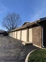 701 Garden Cir, Unit # 1 in Streamwood, IL - Building Photo