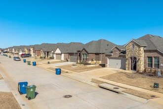 10529 Ponderosa Trl in Aubrey, TX - Building Photo - Building Photo