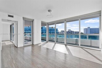 1025 92nd St in Bay Harbor Islands, FL - Building Photo - Building Photo