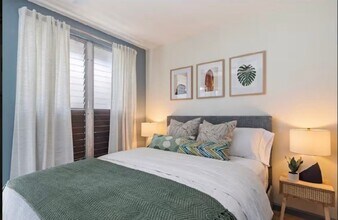 2710 Ka?aha St in Honolulu, HI - Building Photo - Building Photo