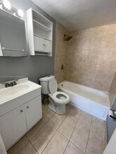 1035 W 77th St in Hialeah, FL - Building Photo - Building Photo