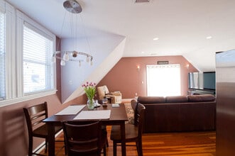 73 Perthshire Rd, Unit 73B in Boston, MA - Building Photo - Building Photo