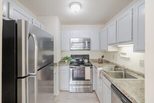 Vivo Living Summerville in Summerville, SC - Building Photo