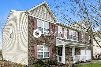 6783 Hampshire Dr in Zionsville, IN - Building Photo - Building Photo