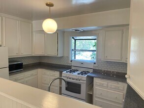 1933 Meridian Ave in South Pasadena, CA - Building Photo - Building Photo