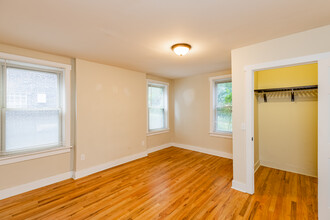 5836 Alderson St in Pittsburgh, PA - Foto de edificio - Interior Photo