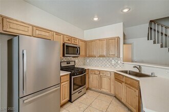 8729 Horizon Wind Ave in Las Vegas, NV - Building Photo - Building Photo