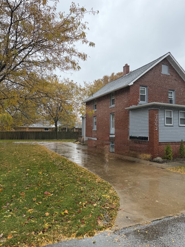 3062 Laird Ave, Unit 3062 Laird Ave #2 in Erie, PA - Building Photo - Building Photo