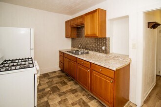636 Allyn St in Akron, OH - Building Photo - Building Photo