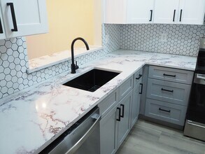 962 S Weatherred Dr in Richardson, TX - Building Photo - Building Photo