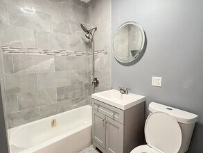 8320 S Kingston Ave in Chicago, IL - Building Photo - Building Photo