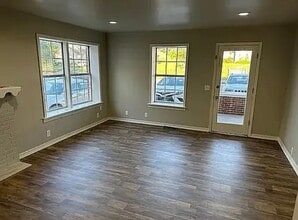 105 S Poplar St, Unit #2 in Sapulpa, OK - Foto de edificio - Building Photo