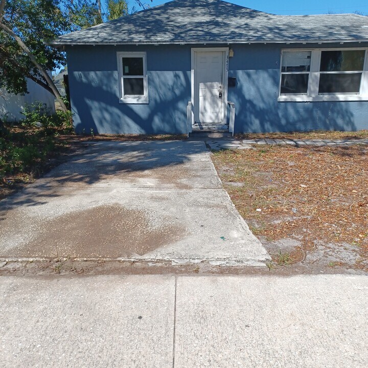 3475 14th Ave S in St. Petersburg, FL - Building Photo