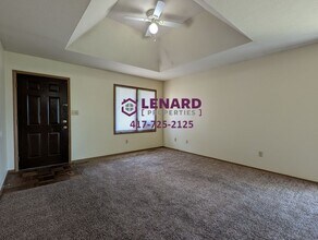 2955 W Roxbury St in Springfield, MO - Building Photo - Building Photo