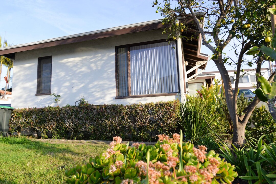 217 Avenida Cabrillo in San Clemente, CA - Building Photo