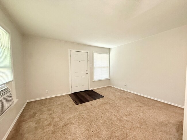 117 Oak Dr in Lake Jackson, TX - Building Photo - Building Photo