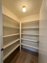 5891 Frank Ave NW in North Canton, OH - Foto de edificio - Building Photo