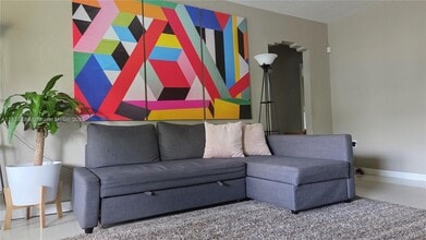 2462 SW 20th St in Miami, FL - Building Photo - Building Photo