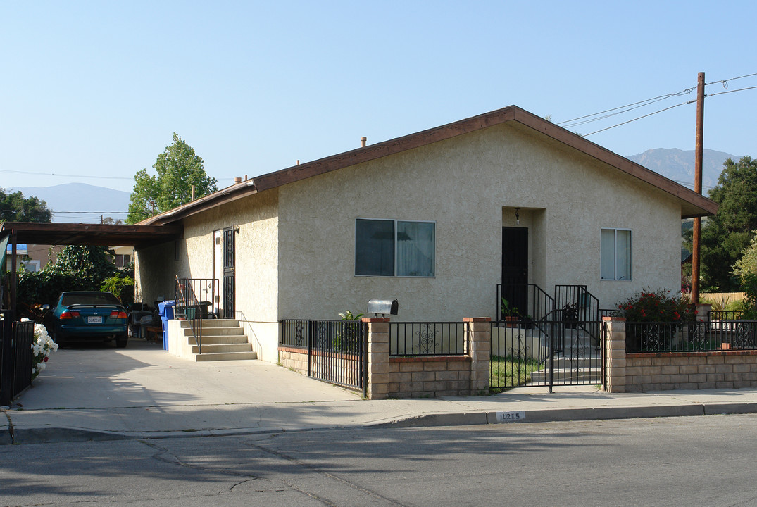 1213-1215 High St in Santa Paula, CA - Building Photo