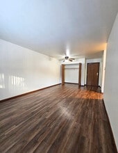 Parkwood Glen in Wisconsin Dells, WI - Foto de edificio - Building Photo