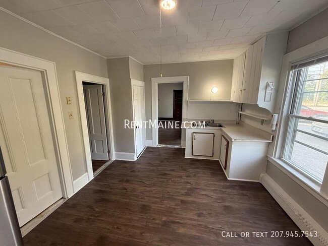 600 S Main St