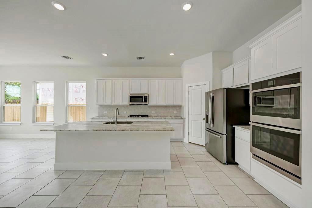 165 Horseshoe Cove in Kyle, TX - Building Photo