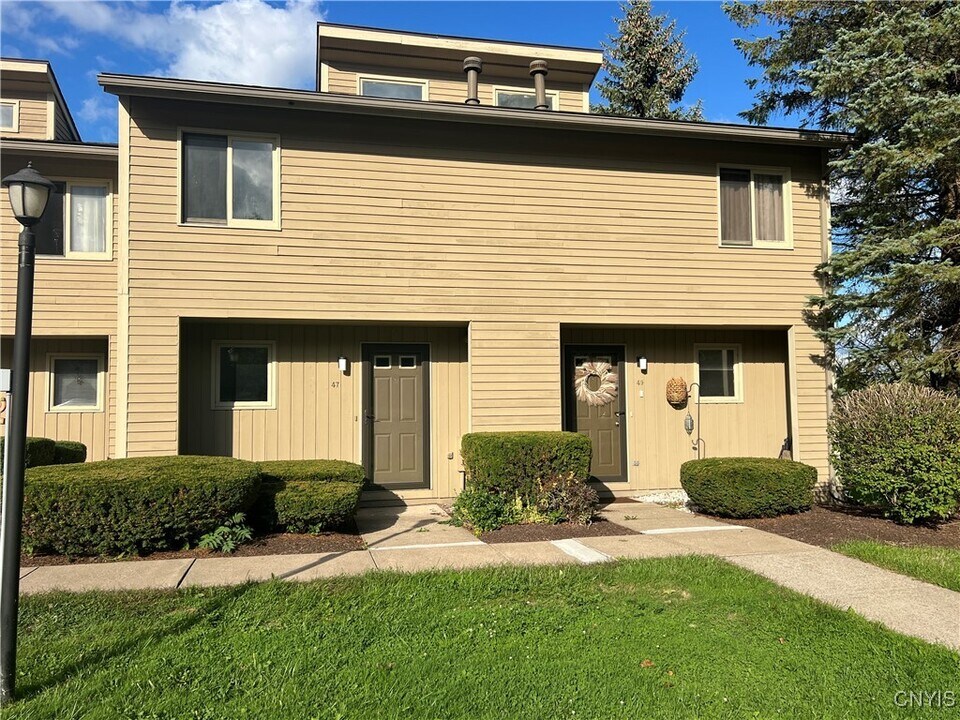 47 W Utica St in Oswego, NY - Building Photo