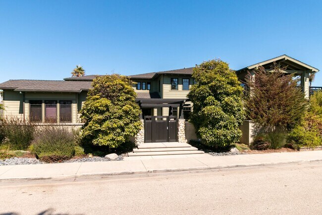 1520 Mandalay Beach Rd in Oxnard, CA - Building Photo - Building Photo