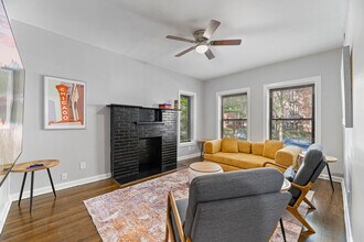 909 W Agatite Ave in Chicago, IL - Building Photo - Building Photo