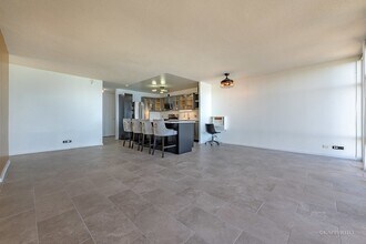 6700 S South Shore Dr in Chicago, IL - Foto de edificio - Building Photo