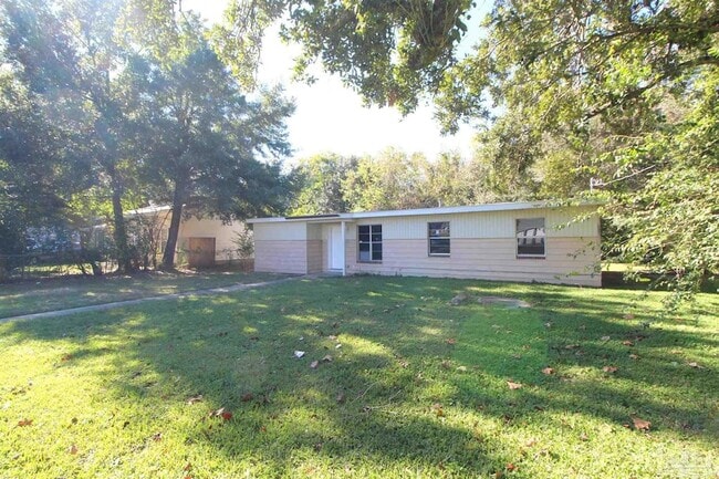 6861 Melanie Dr in Pensacola, FL - Foto de edificio - Building Photo