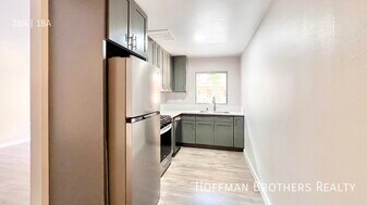 970 Menlo Ave, Unit 6 in Los Angeles, CA - Building Photo