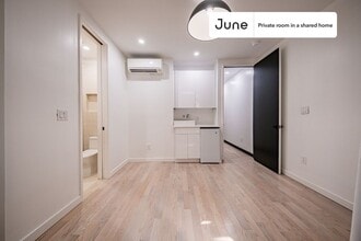 Room in Shared 4 bed/4 bath home in Brooklyn, NY - Building Photo - Building Photo