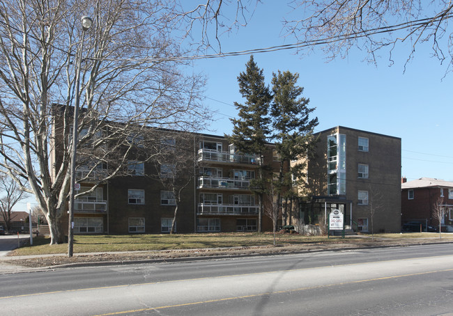 Fairlawn Apartments in Toronto, ON - Building Photo - Building Photo