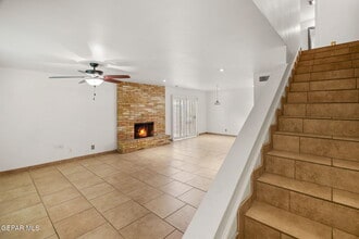 350 Thunderbird Dr in El Paso, TX - Building Photo - Building Photo