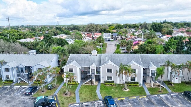 property at 905 N Franklin Ave