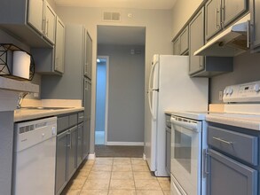 7915 Preserve Cir in Naples, FL - Building Photo - Building Photo