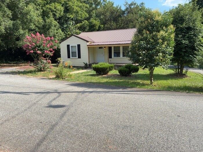 715 Delia St in Anderson, SC - Building Photo