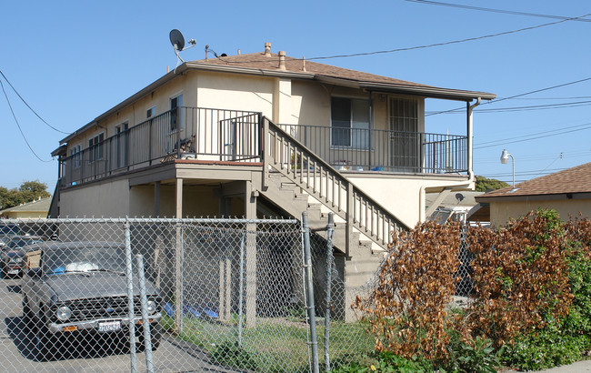 1331 Benton Way in Oxnard, CA - Building Photo - Building Photo