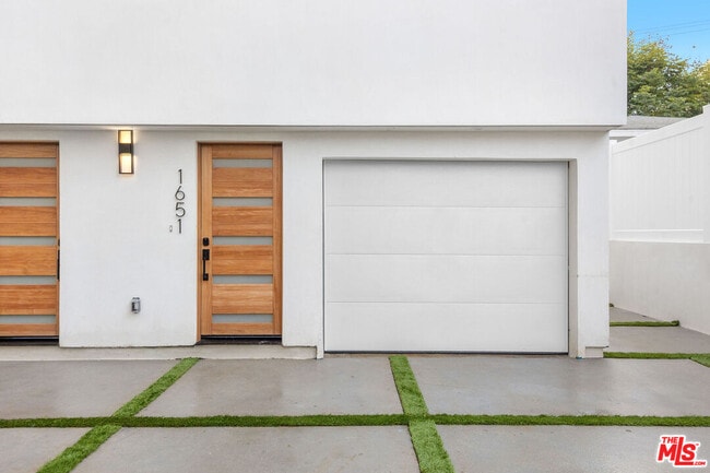 1651 Selby Ave in Los Angeles, CA - Building Photo - Building Photo