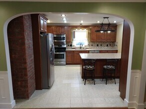 387 Feura Bush Rd in Glenmont, NY - Building Photo - Building Photo