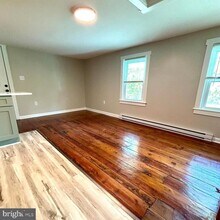 400 E Liberty St in Charles Town, WV - Building Photo - Building Photo