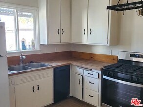 2362 Ocean Ave in Los Angeles, CA - Building Photo - Building Photo