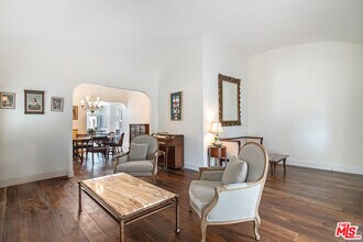 106 N Citrus Ave in Los Angeles, CA - Building Photo - Building Photo