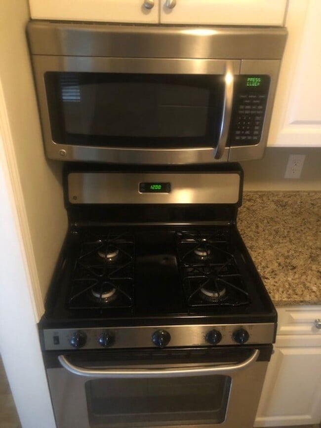 6980 Roswell Rd in Sandy Springs, GA - Building Photo - Building Photo